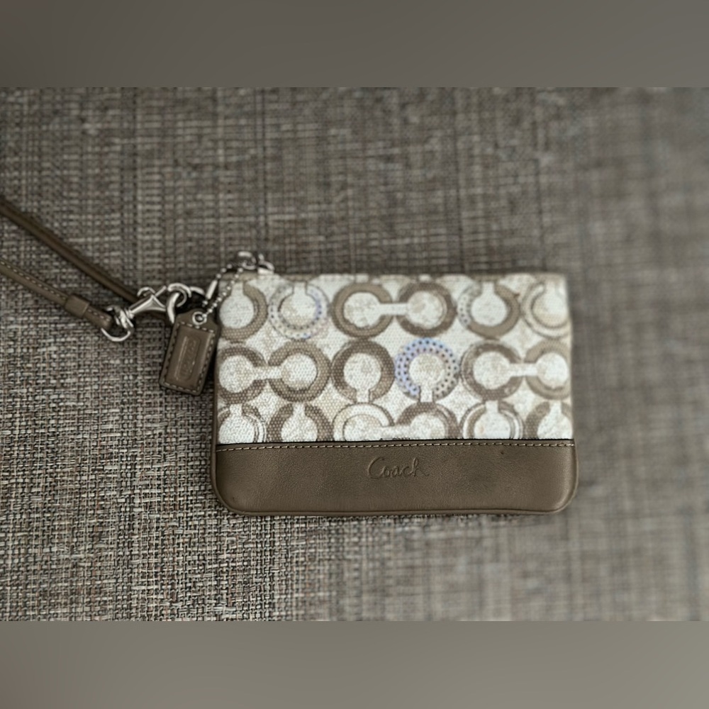 Wristlet